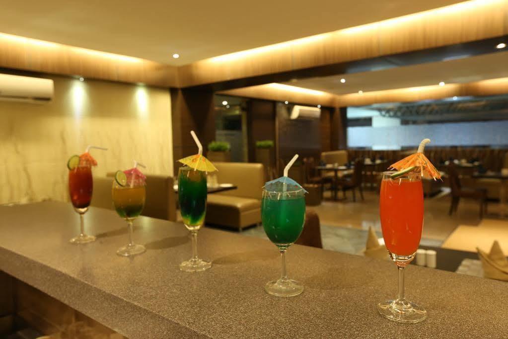 The Contour Hotel Guwahati Luaran gambar