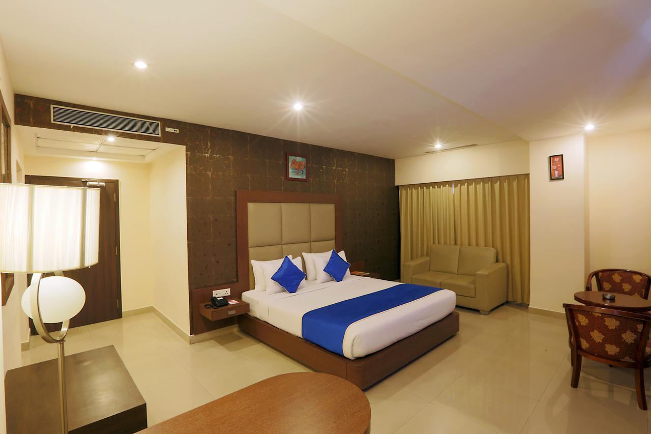 The Contour Hotel Guwahati Luaran gambar