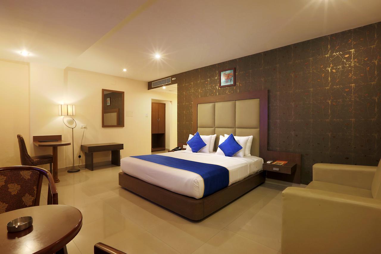 The Contour Hotel Guwahati Luaran gambar