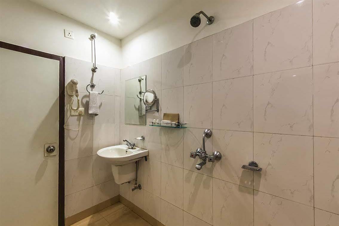 The Contour Hotel Guwahati Luaran gambar