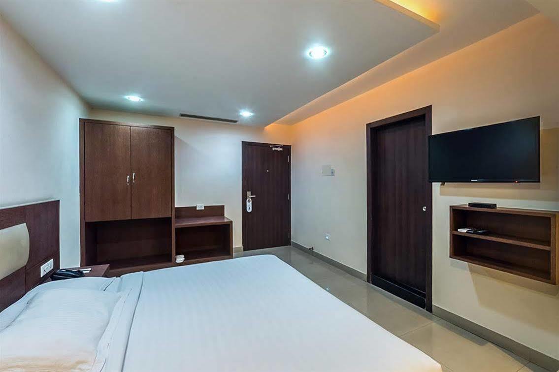 The Contour Hotel Guwahati Luaran gambar