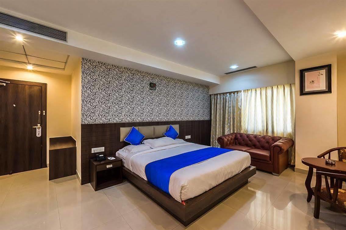 The Contour Hotel Guwahati Luaran gambar